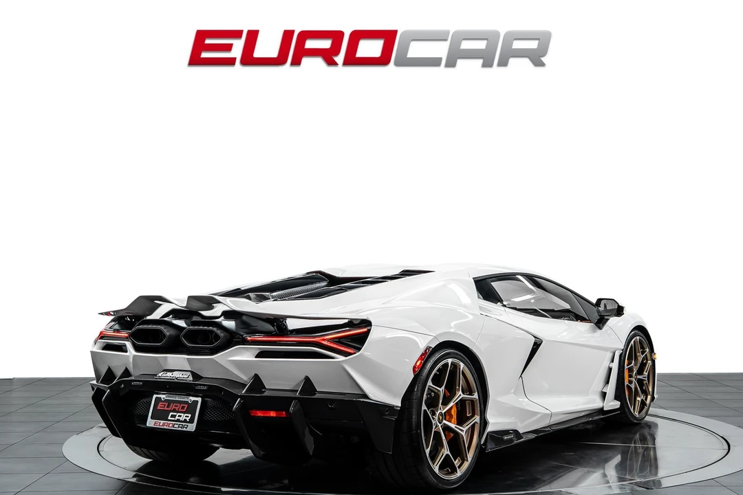 2025 Lamborghini Revuelto - Image 5 of 31