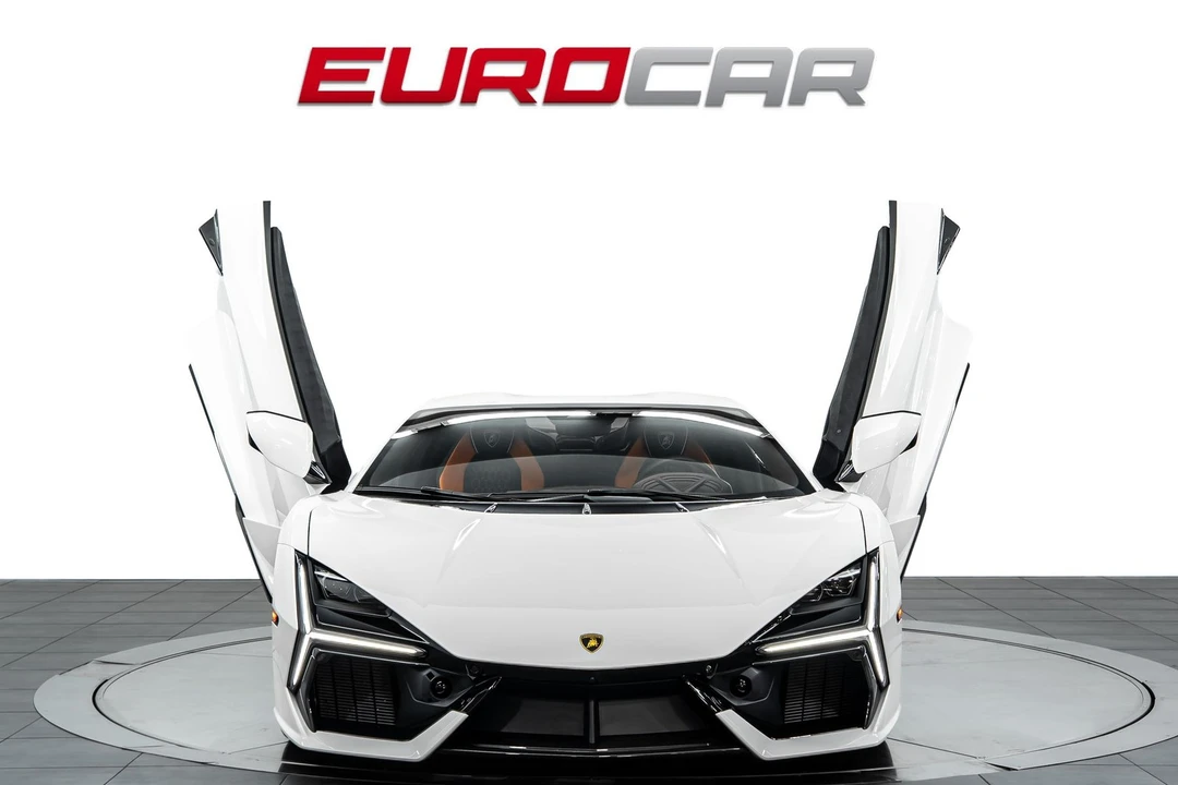 2025 Lamborghini Revuelto - Image 9 of 31