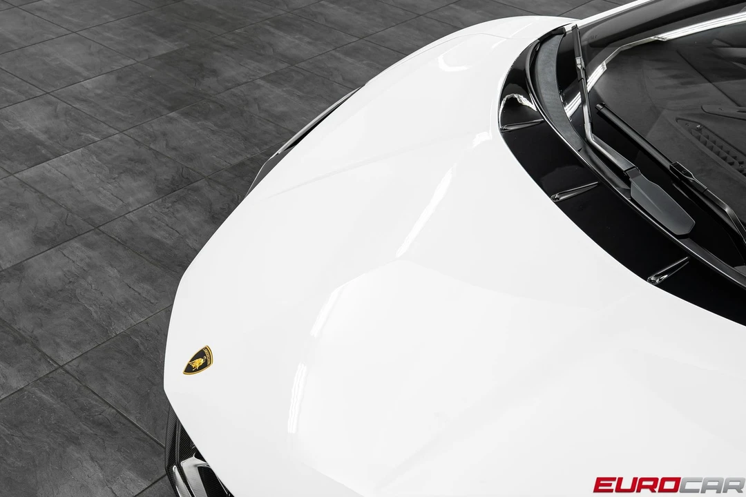 2025 Lamborghini Revuelto - Image 10 of 31