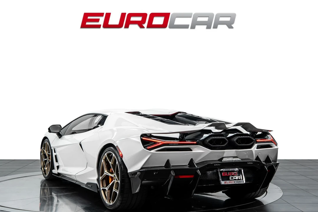 2025 Lamborghini Revuelto - Image 3 of 31