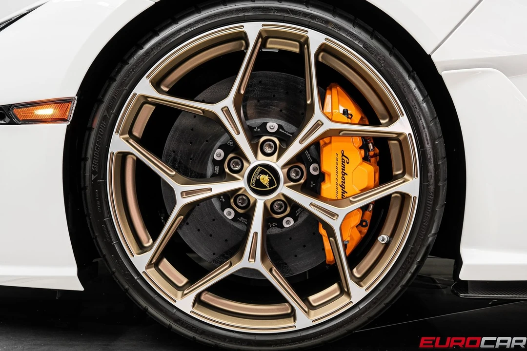 2025 Lamborghini Revuelto - Image 29 of 31