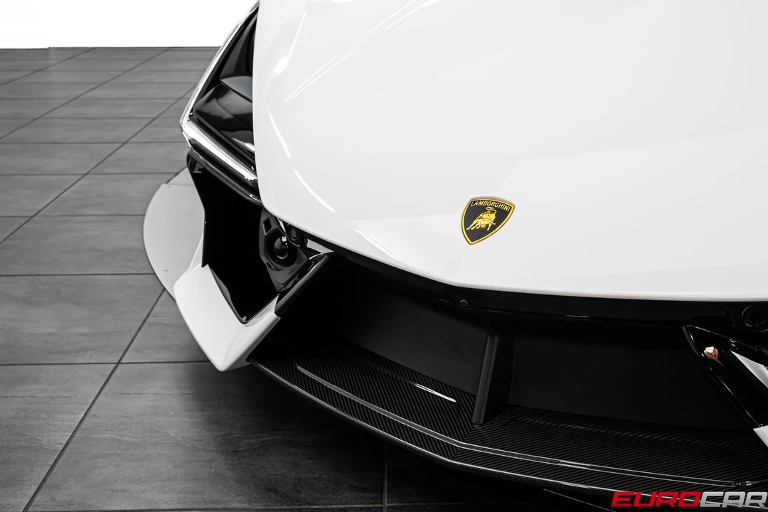 2025 Lamborghini Revuelto - Image 13 of 31