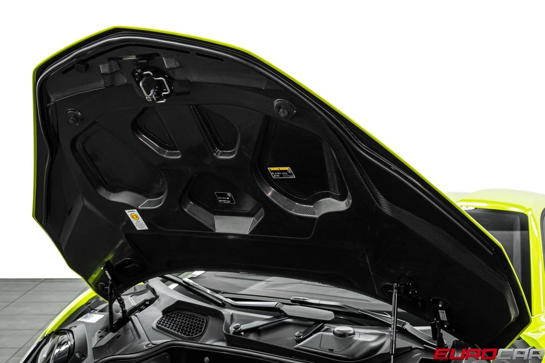 2025 Lamborghini Revuelto - Image 12 of 31