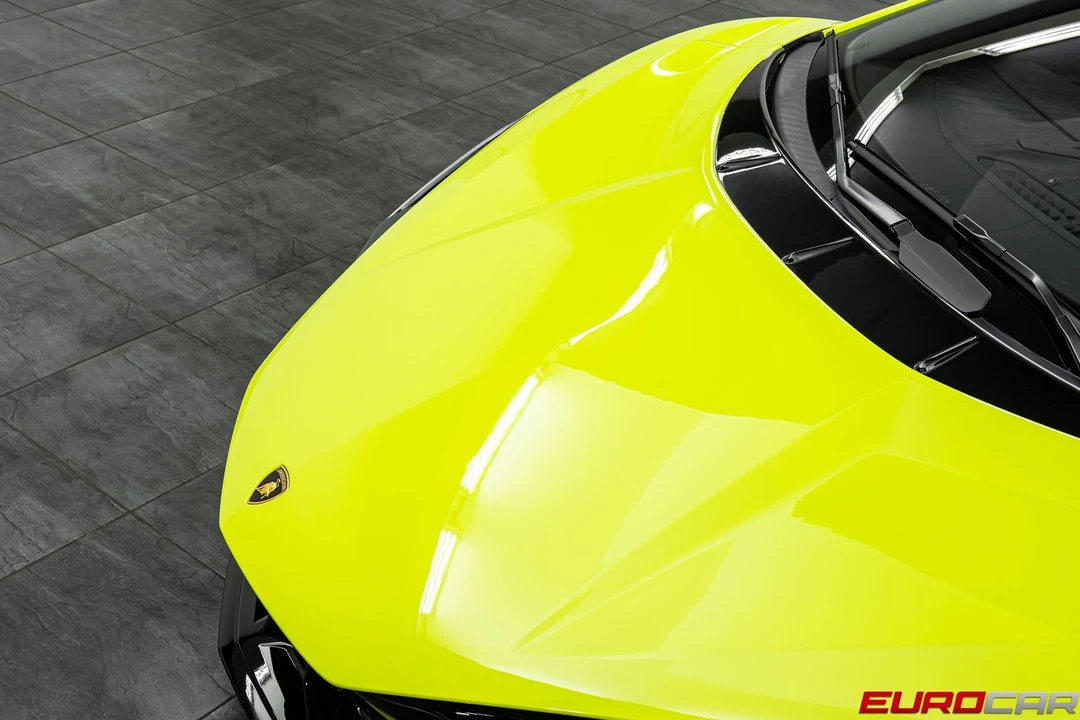 2025 Lamborghini Revuelto - Image 10 of 31