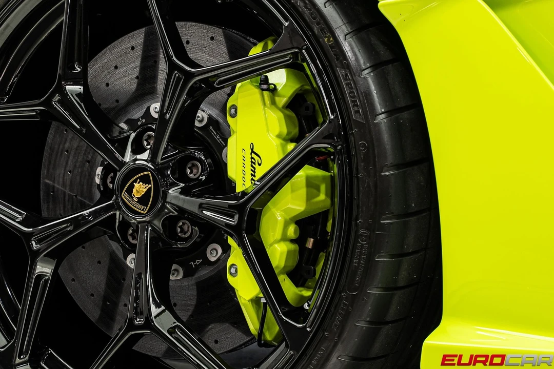 2025 Lamborghini Revuelto - Image 29 of 31