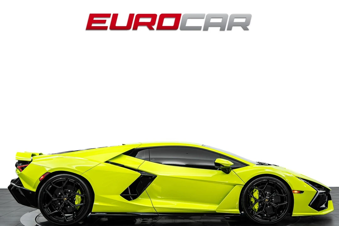 2025 Lamborghini Revuelto - Image 6 of 31
