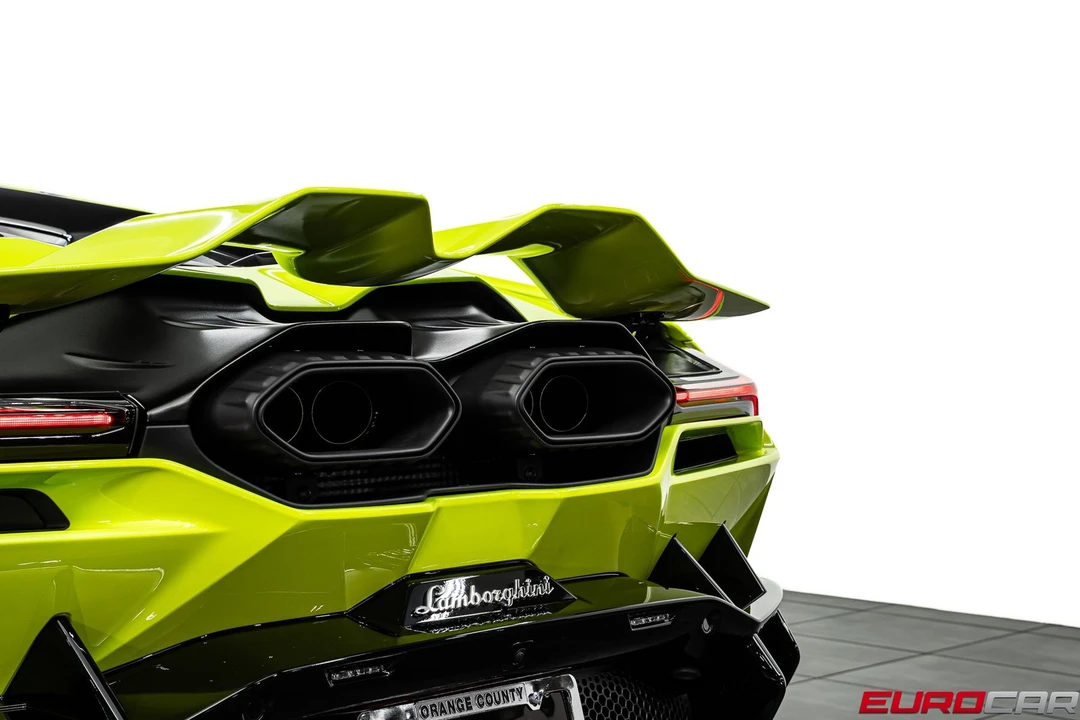 2025 Lamborghini Revuelto - Image 26 of 31