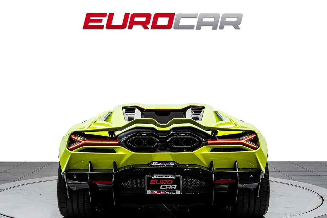 2025 Lamborghini Revuelto - Image 4 of 31