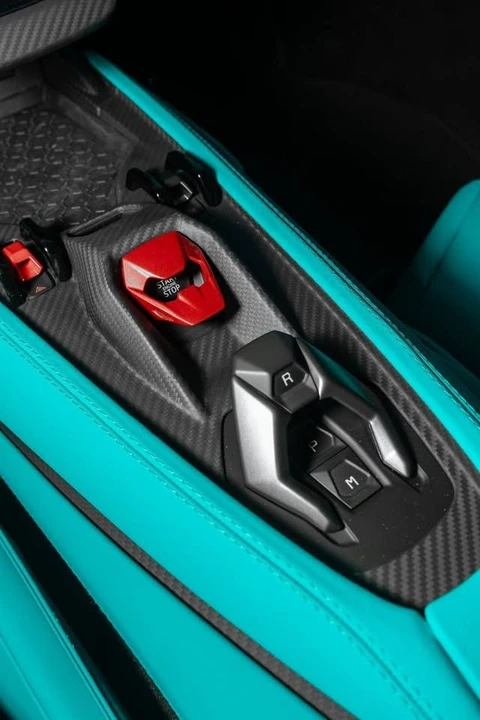2025 Lamborghini Revuelto - Image 14 of 20