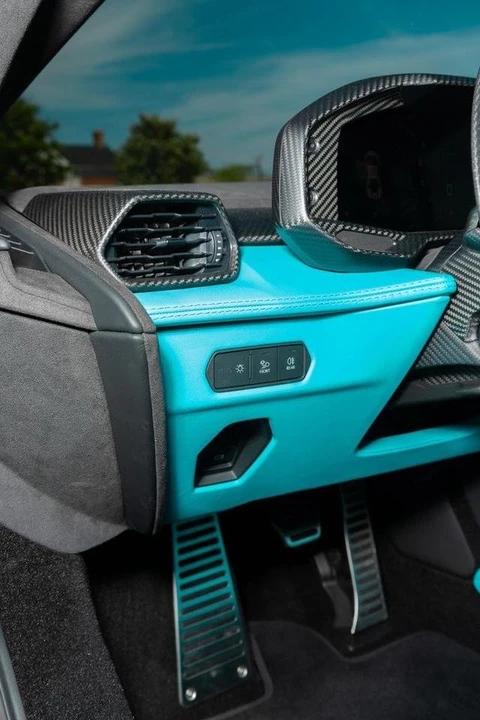 2025 Lamborghini Revuelto - Image 19 of 19