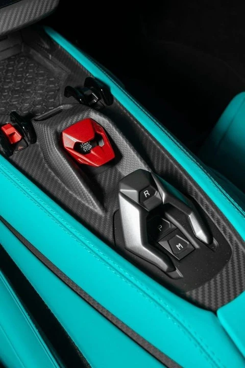 2025 Lamborghini Revuelto - Image 16 of 19