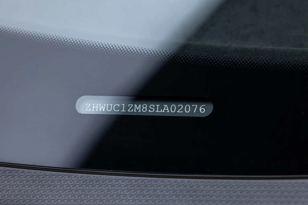 2025 Lamborghini Revuelto - Image 31 of 31