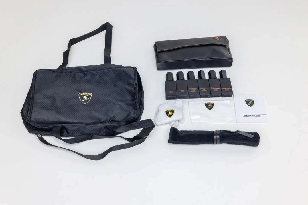 2025 Lamborghini Revuelto - Image 29 of 31