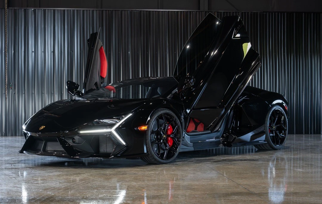 2025 Lamborghini Revuelto - Image 30 of 31