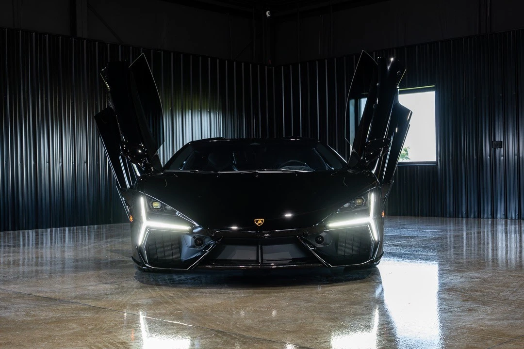 2025 Lamborghini Revuelto - Image 29 of 31