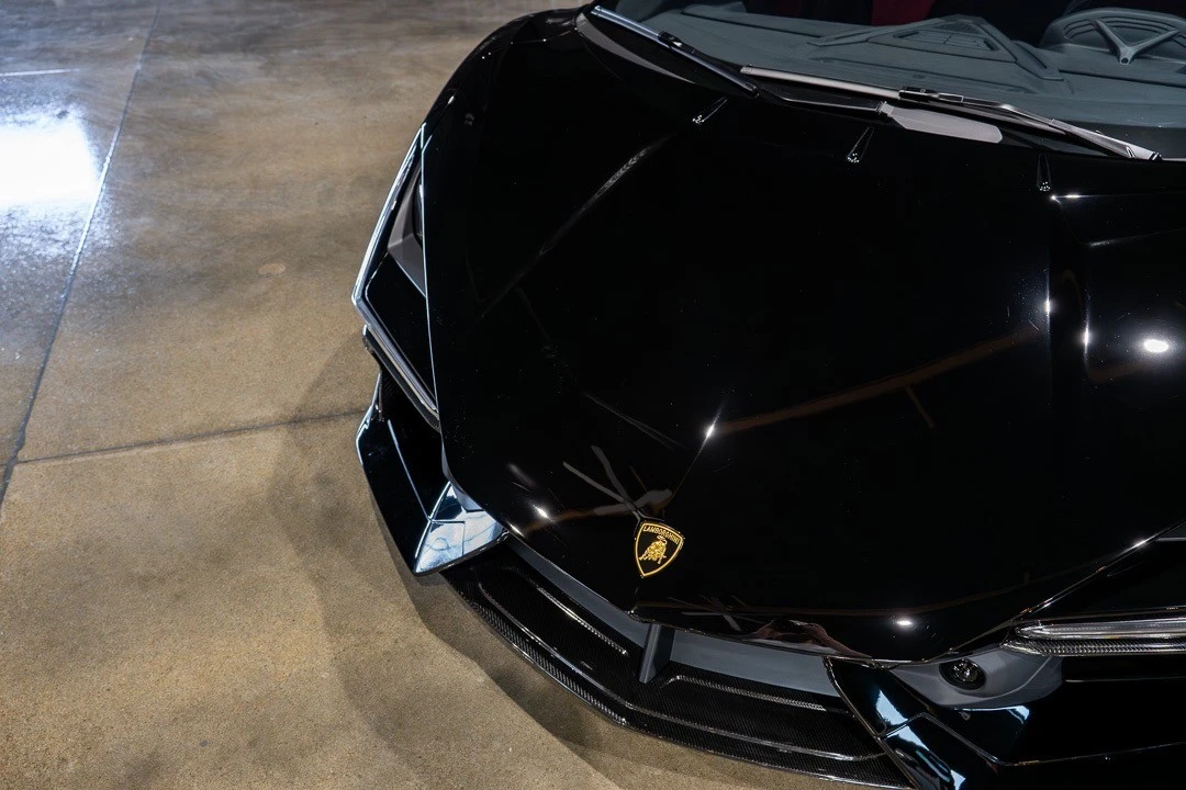 2025 Lamborghini Revuelto - Image 9 of 31