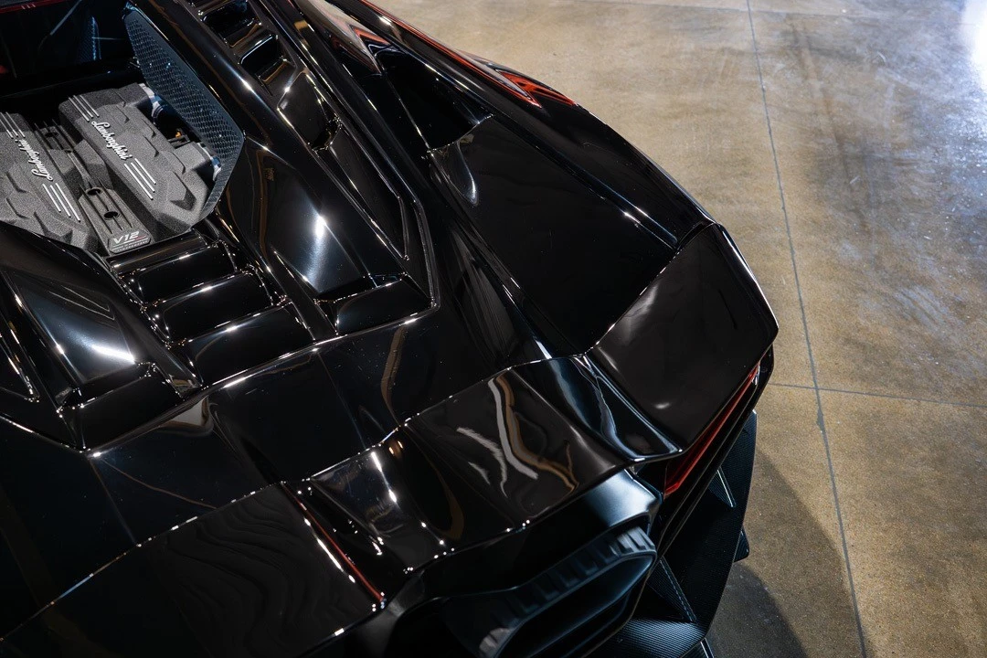 2025 Lamborghini Revuelto - Image 27 of 31
