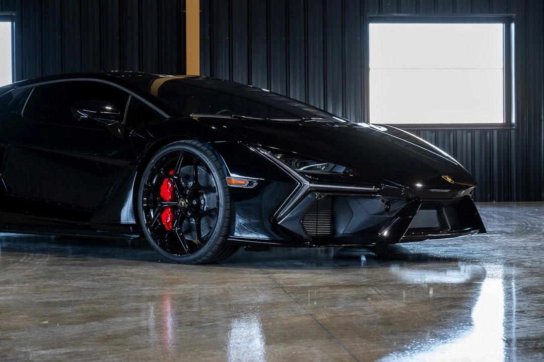 2025 Lamborghini Revuelto - Image 6 of 31
