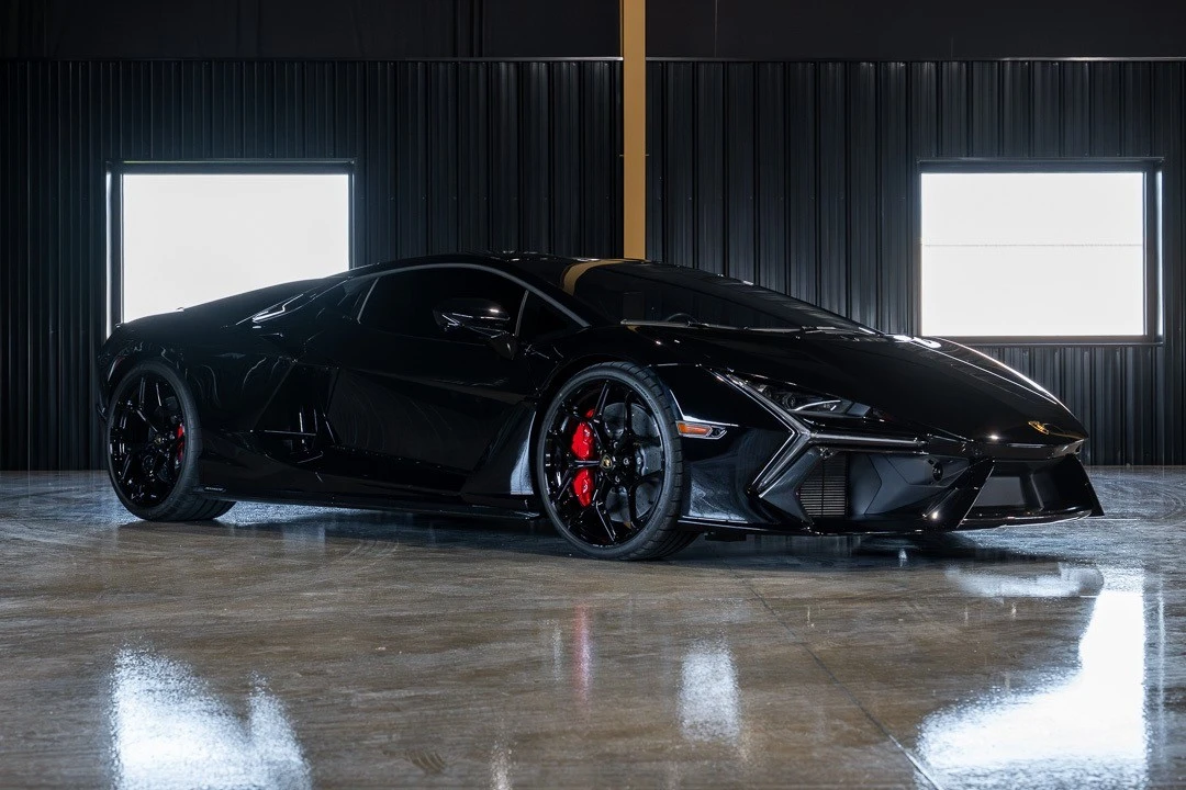 2025 Lamborghini Revuelto - Image 5 of 31