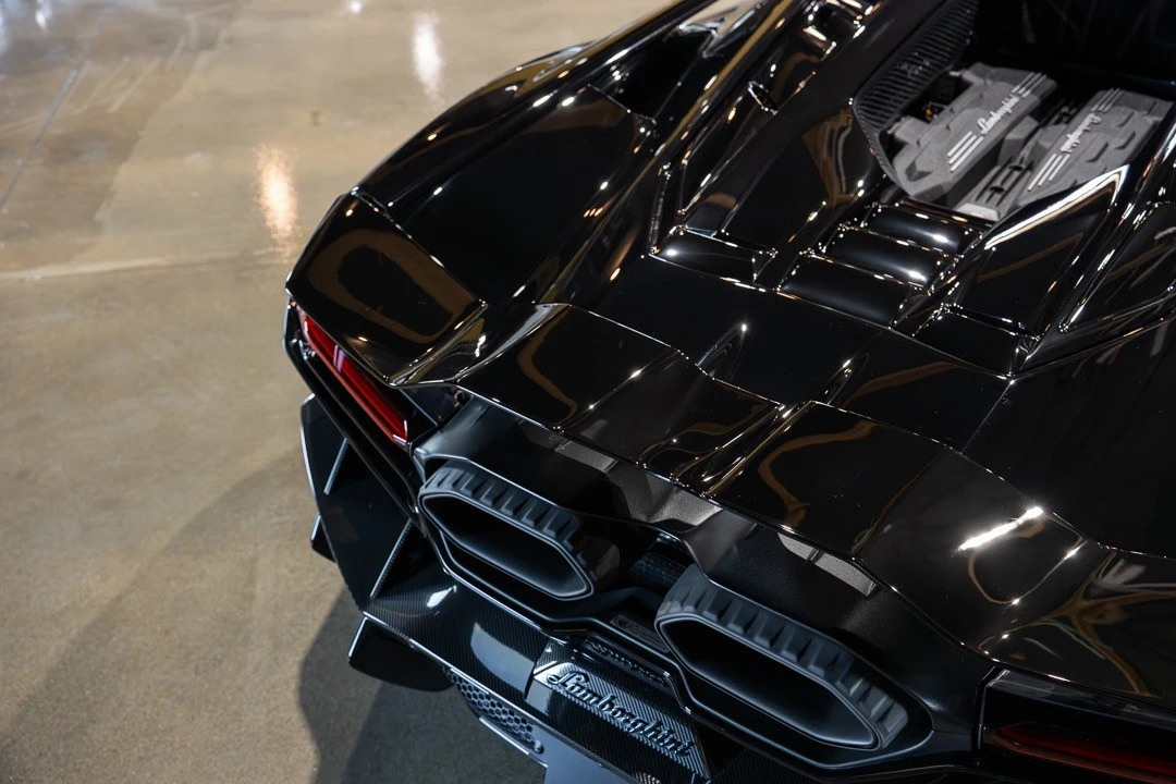 2025 Lamborghini Revuelto - Image 30 of 31
