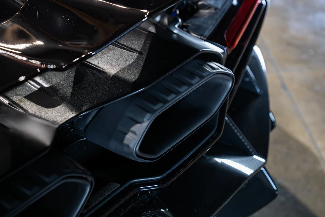 2025 Lamborghini Revuelto - Image 29 of 31
