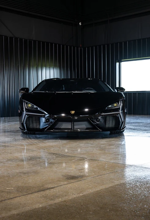 2025 Lamborghini Revuelto - Image 4 of 31