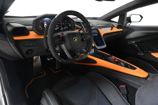 2025 Lamborghini Revuelto - Image 9 of 20