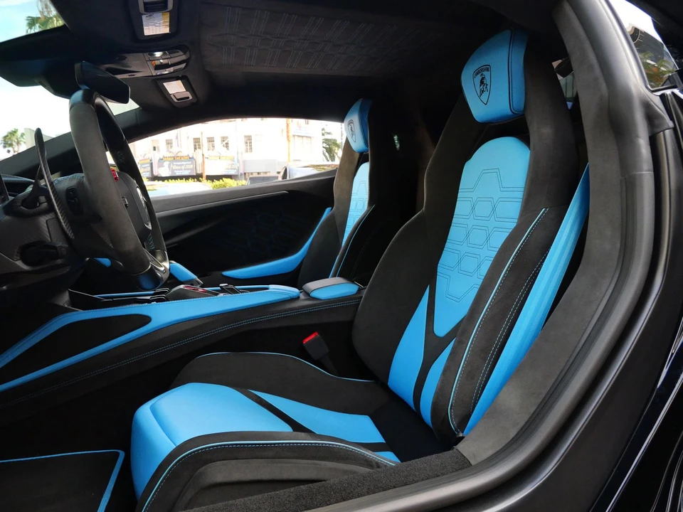 2025 Lamborghini Revuelto - Image 6 of 31