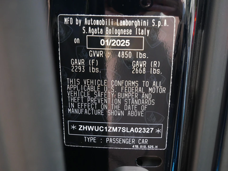 2025 Lamborghini Revuelto - Image 31 of 31