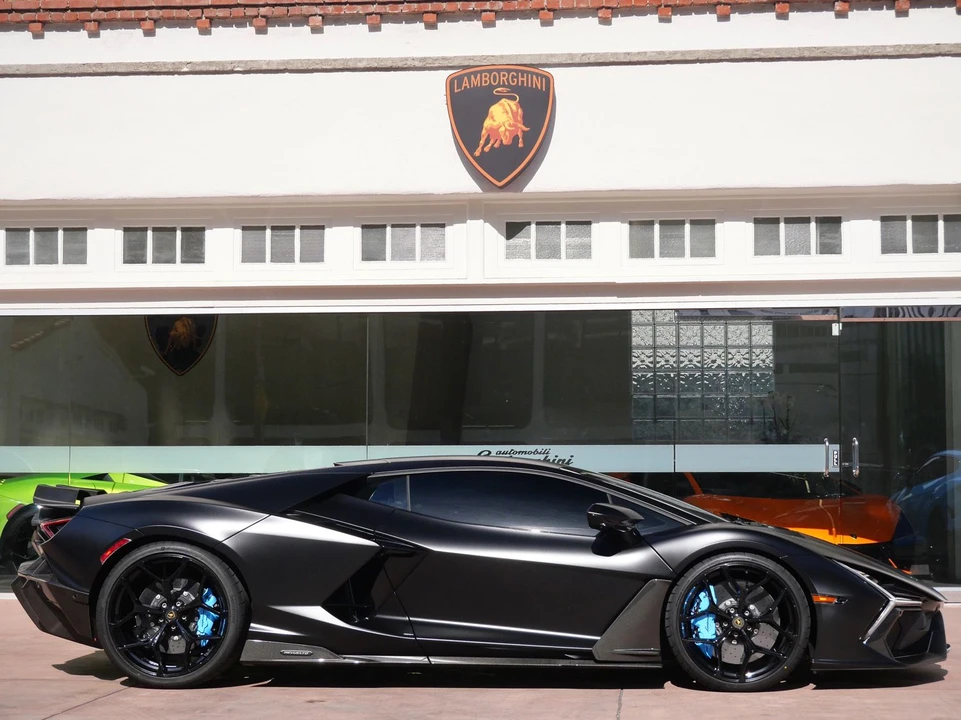 2025 Lamborghini Revuelto - Image 2 of 31