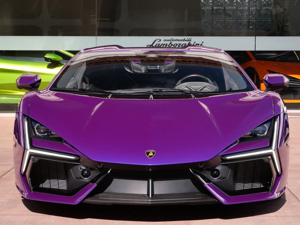 2025 Lamborghini Revuelto - Image 5 of 31