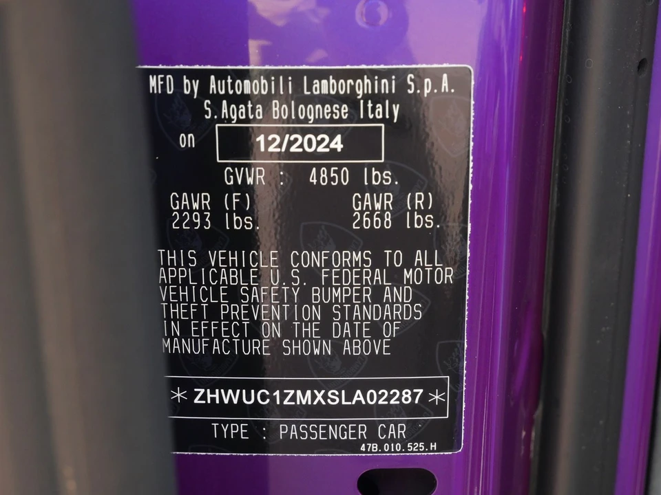 2025 Lamborghini Revuelto - Image 31 of 31