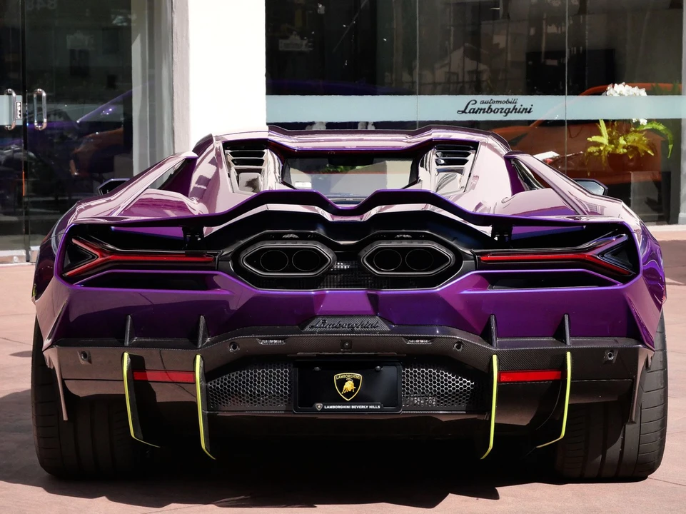 2025 Lamborghini Revuelto - Image 4 of 31
