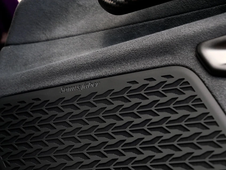 2025 Lamborghini Revuelto - Image 29 of 31