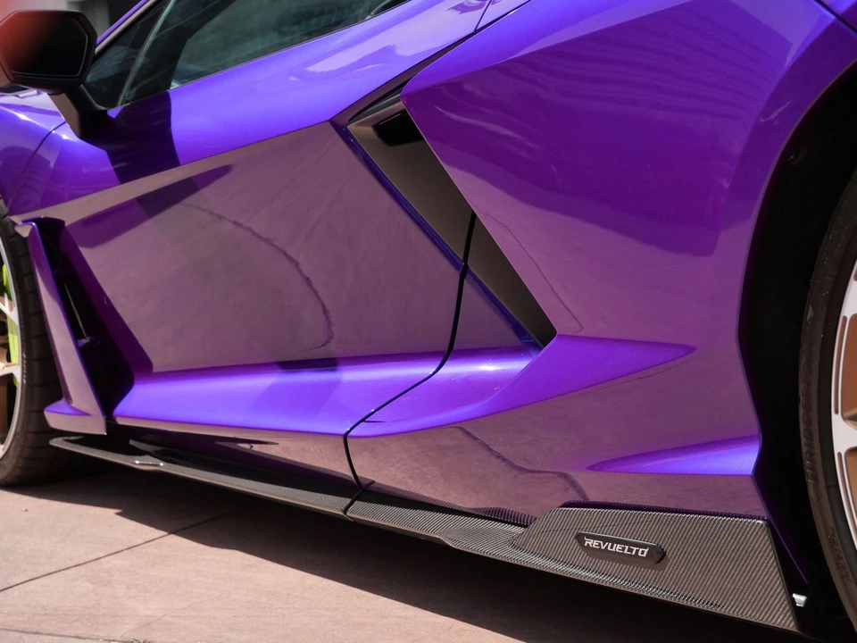 2025 Lamborghini Revuelto - Image 16 of 31