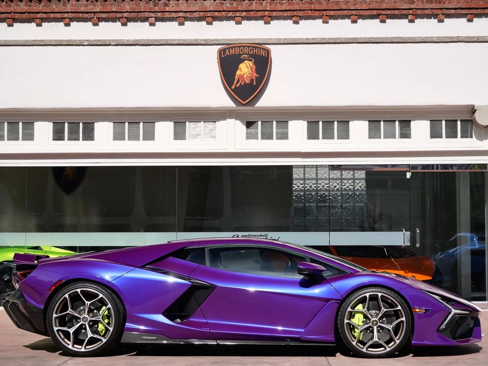 2025 Lamborghini Revuelto - Image 2 of 31