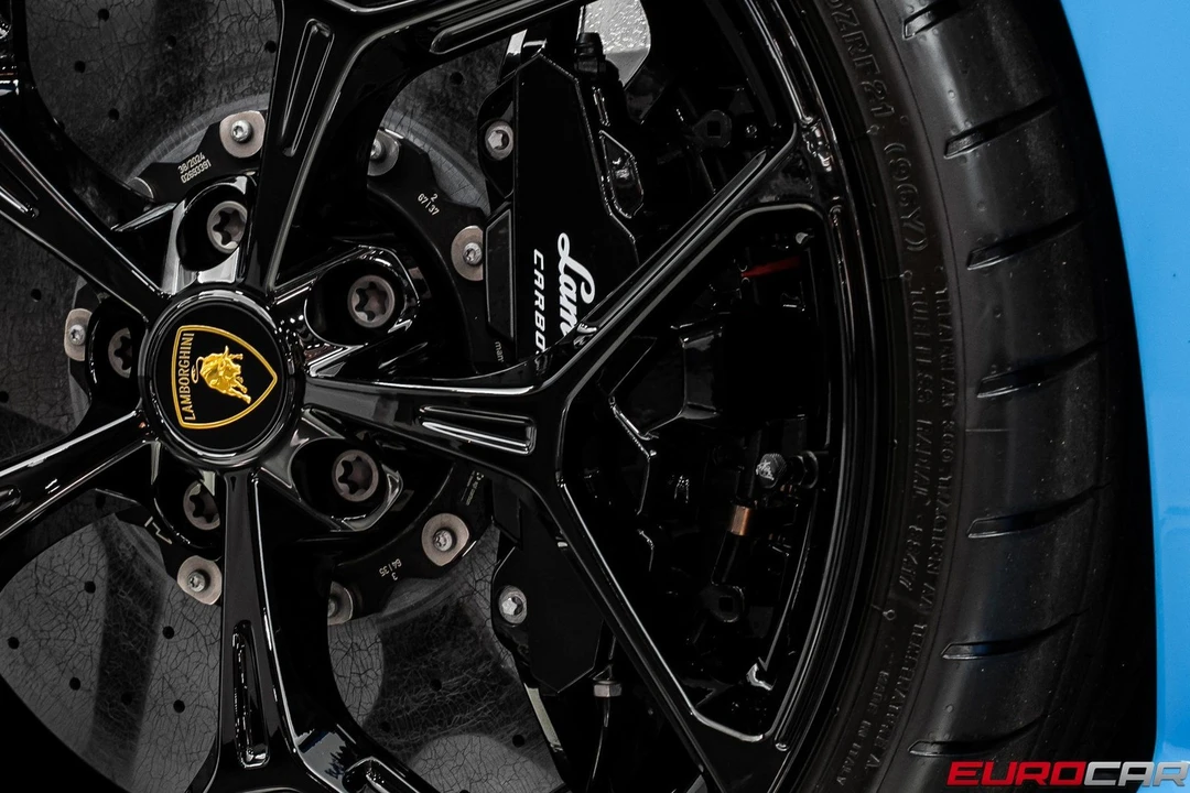 2025 Lamborghini Revuelto - Image 27 of 31