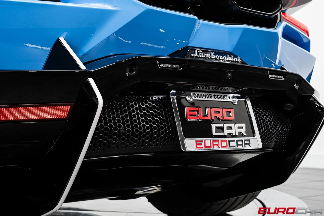 2025 Lamborghini Revuelto - Image 25 of 31