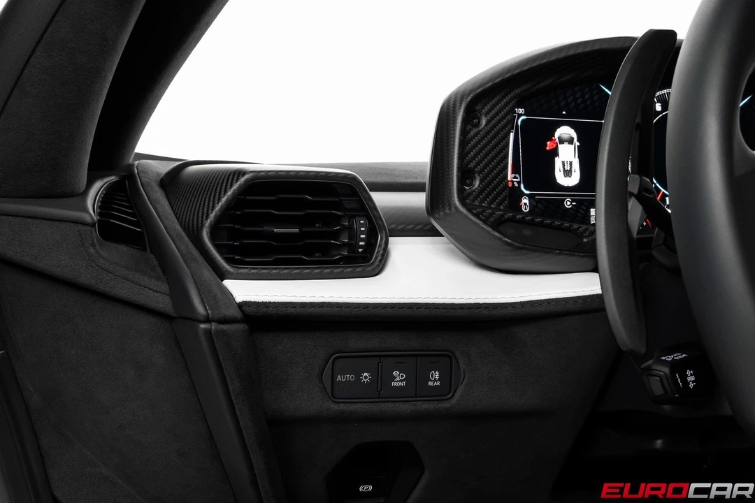 2025 Lamborghini Revuelto - Image 31 of 31
