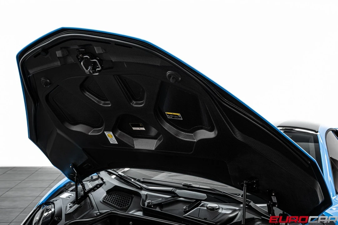 2025 Lamborghini Revuelto - Image 11 of 31