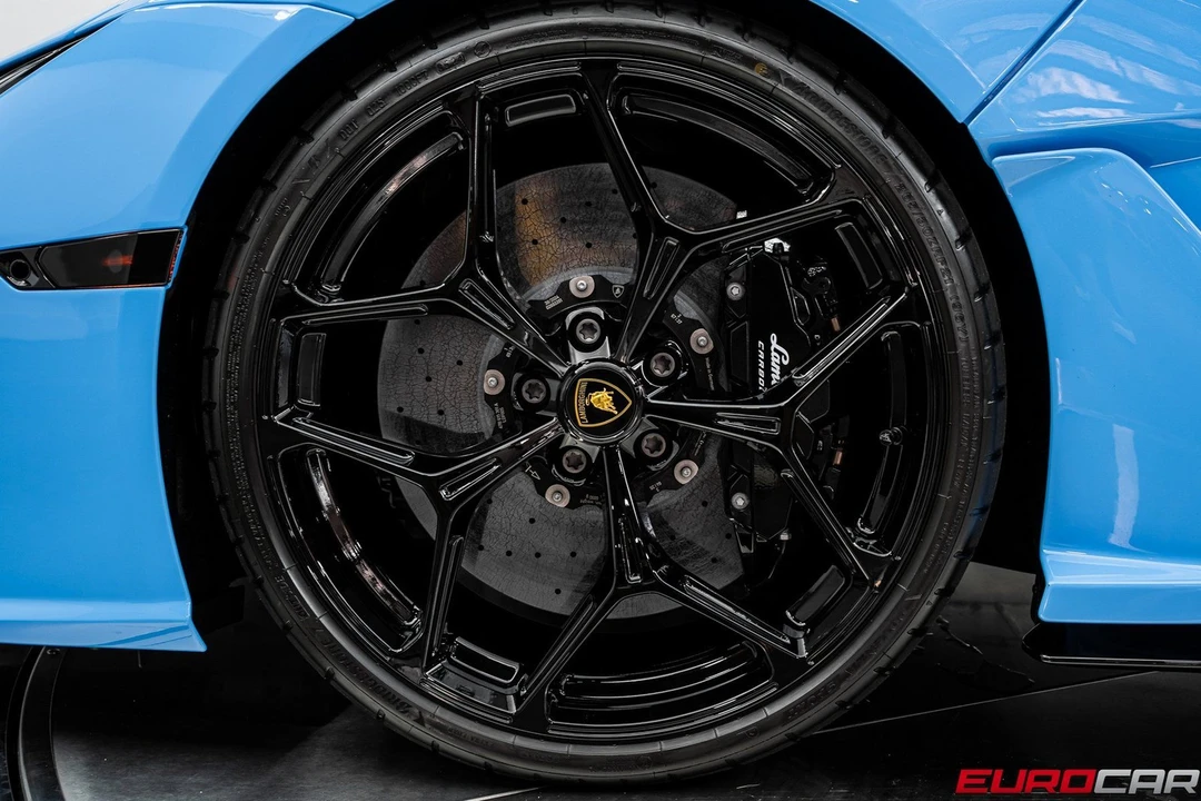 2025 Lamborghini Revuelto - Image 26 of 31