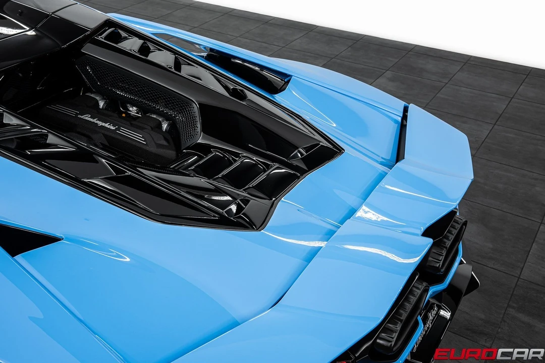 2025 Lamborghini Revuelto - Image 22 of 31