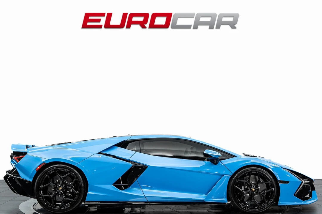 2025 Lamborghini Revuelto - Image 6 of 31