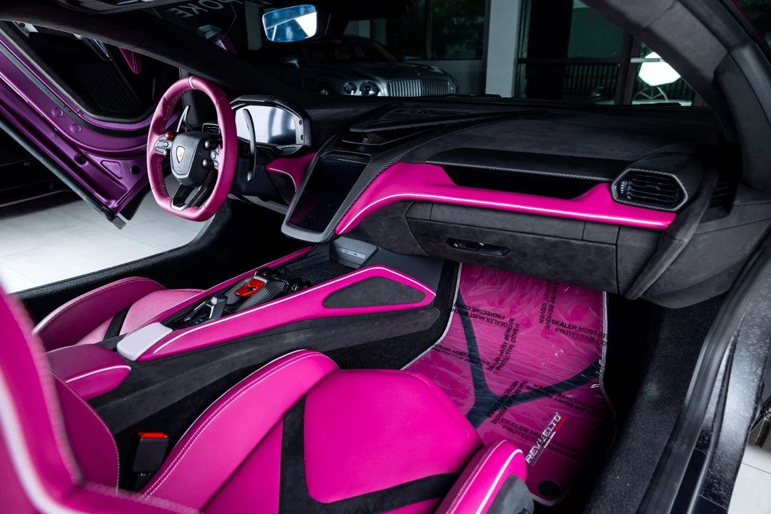 2025 Lamborghini Revuelto - Image 17 of 21