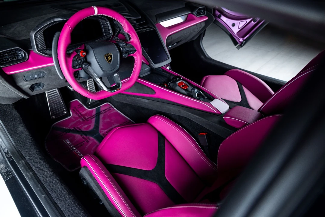 2025 Lamborghini Revuelto - Image 14 of 21
