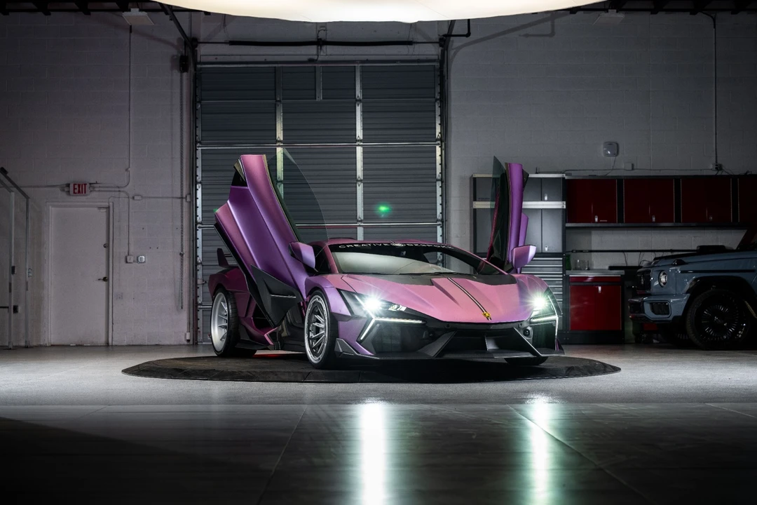 2025 Lamborghini Revuelto - Image 15 of 21