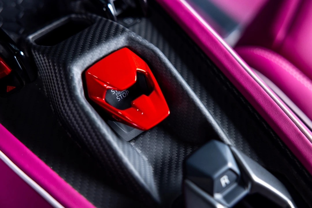 2025 Lamborghini Revuelto - Image 19 of 21
