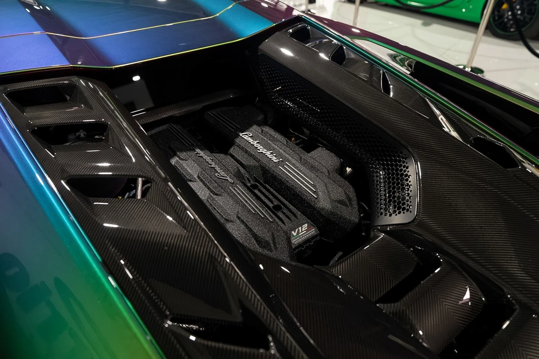 2025 Lamborghini Revuelto - Image 31 of 31