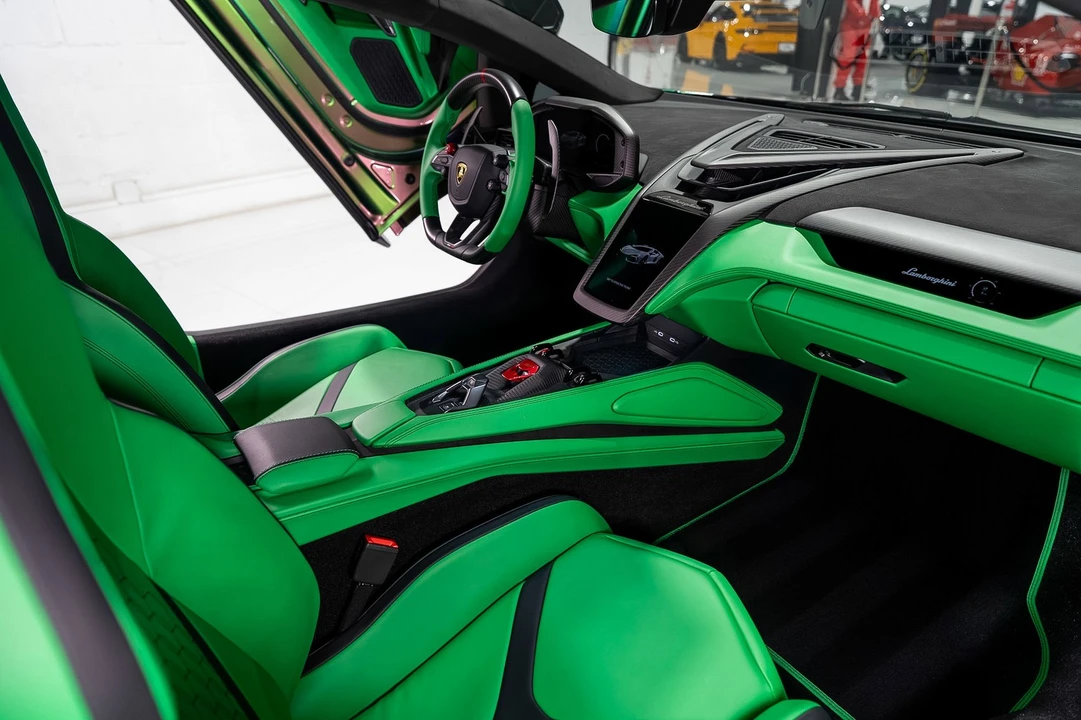 2025 Lamborghini Revuelto - Image 11 of 31