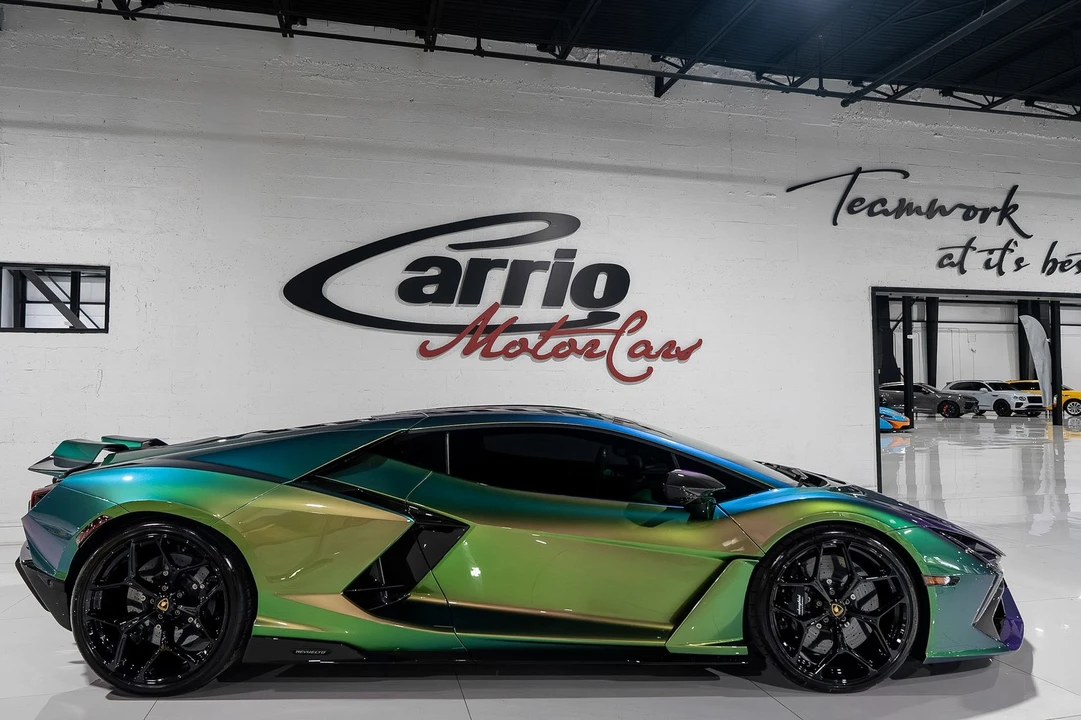 2025 Lamborghini Revuelto - Image 8 of 31